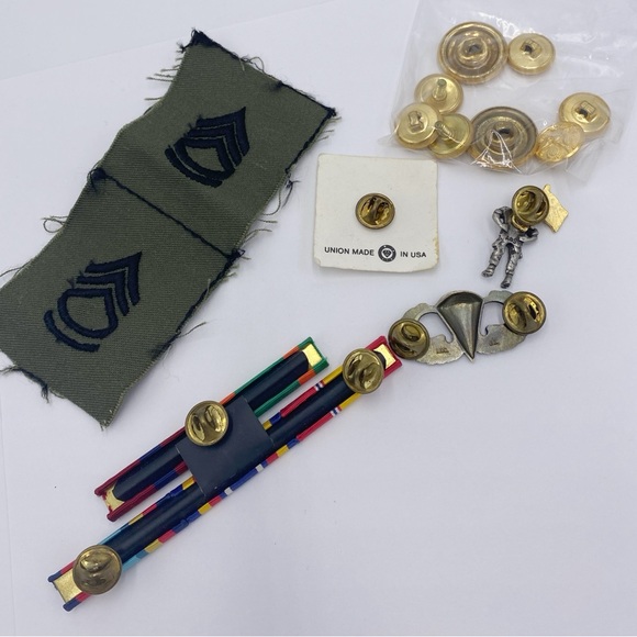 Military Ribbon Bars, Pins and Buttons - Picture 4 of 5